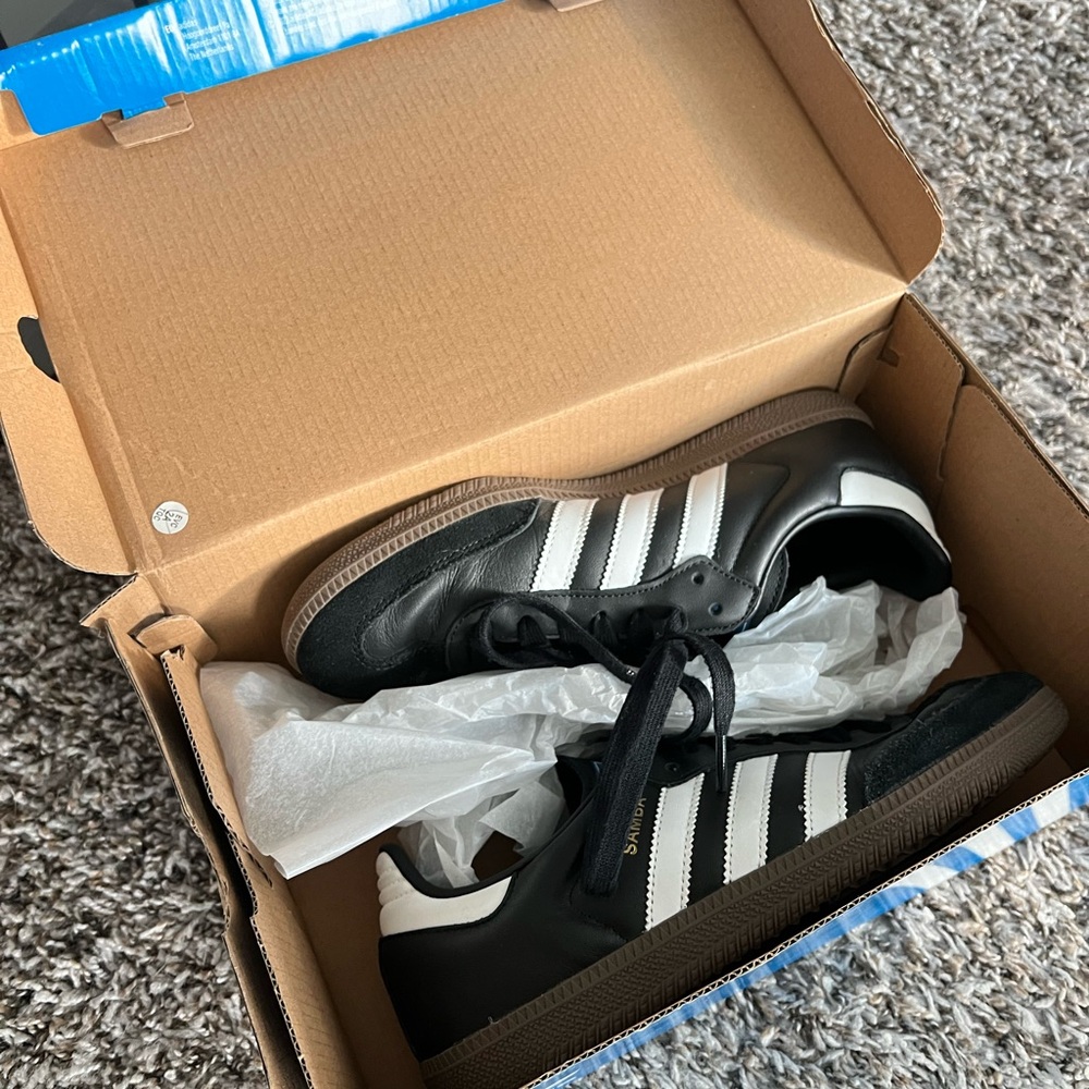 Adidas Sambas OG black and white LIKE NEW WITH BOX
